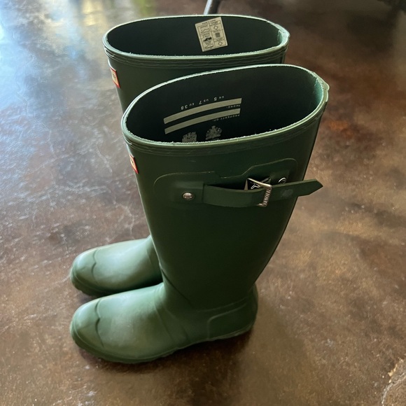 Hunter Rain Boot Tall - Picture 2 of 3